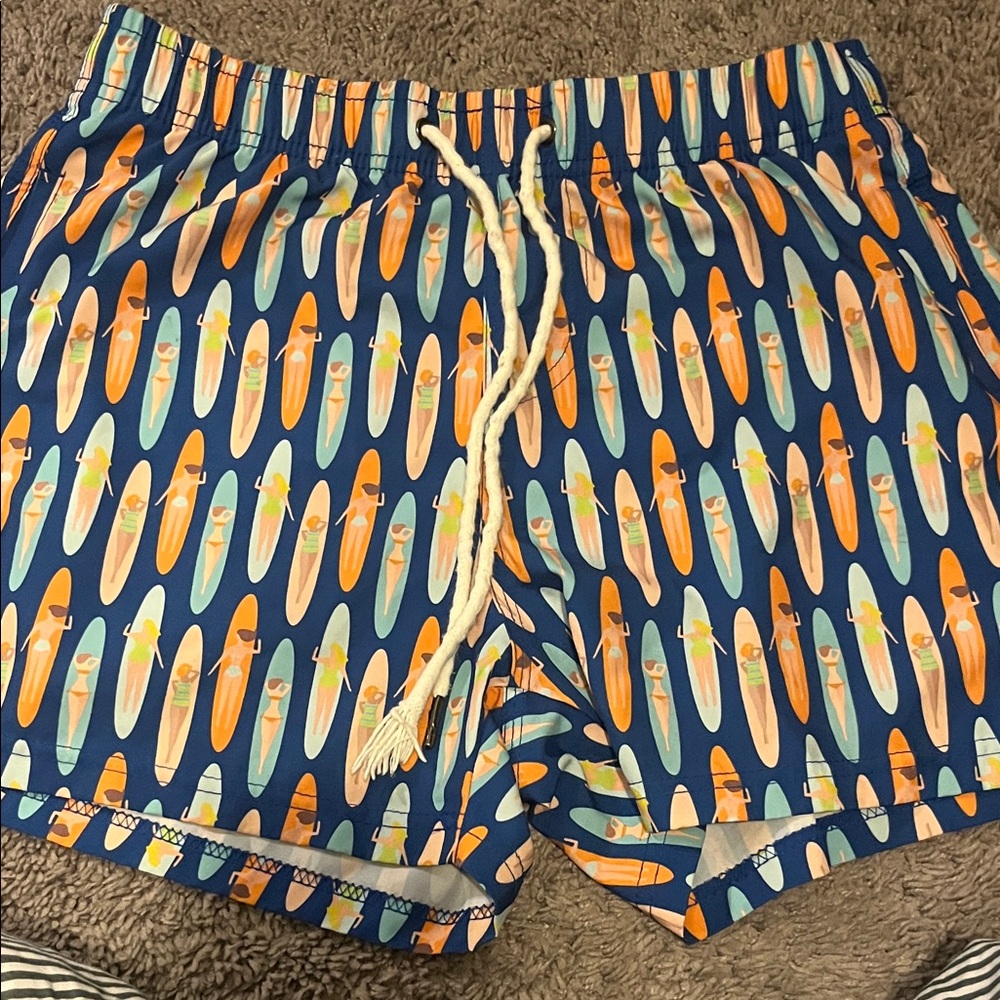 Blue Surfboard Print Men's Shorts